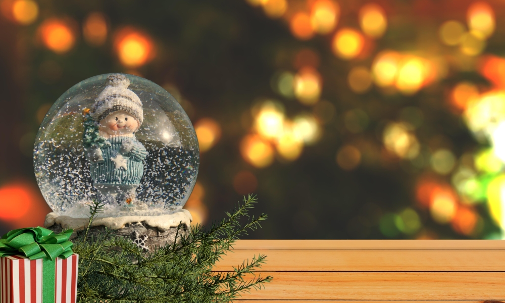 Holiday Makers - Snow Globe